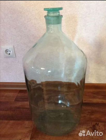 Бутыли стеклянные 10л.и 20 л