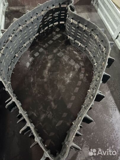 Продам гусеницу на горный снегоход BRP Summit 154