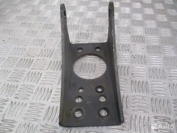 Кронштейн заднего амортизатора верхний Mercedes-Be