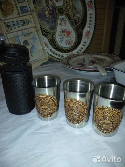 Подносы, Тортовницы,Салатники, Стаканы