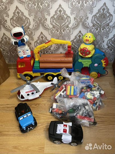 Детские игрушки машинки пакетом