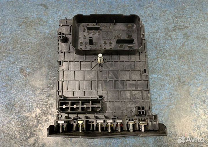 Блок предохранителей Volkswagen Passat B6