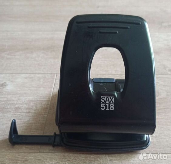 Дырокол SAX 518