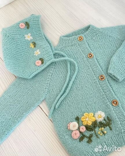 Нарядный комплект с вышивкой для девочки