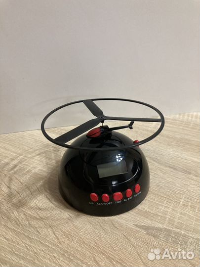 Часы будильник Летающий Вертолет