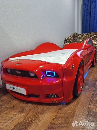 Кровать машина