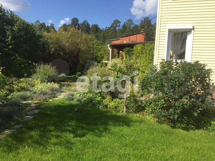 Коттедж 257 м² на участке 13 сот.