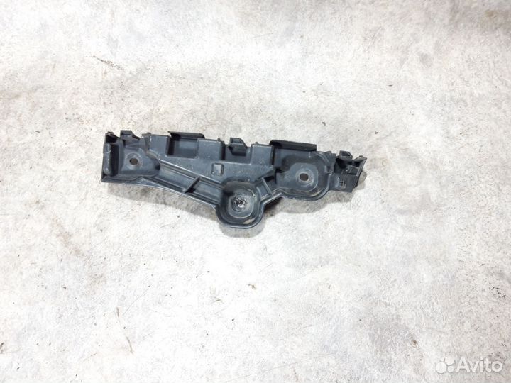 Кронштейн левый переднего бампера Рено Логан 2