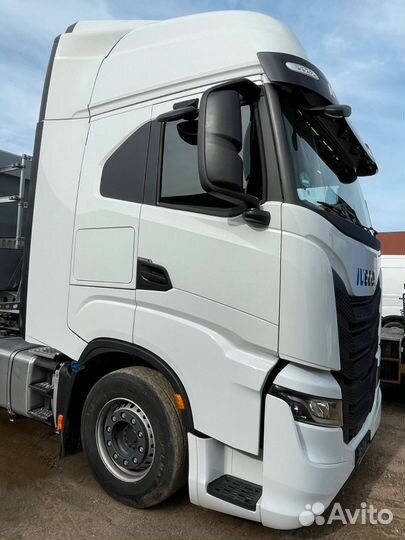 IVECO S-Way 440 S48, 2022