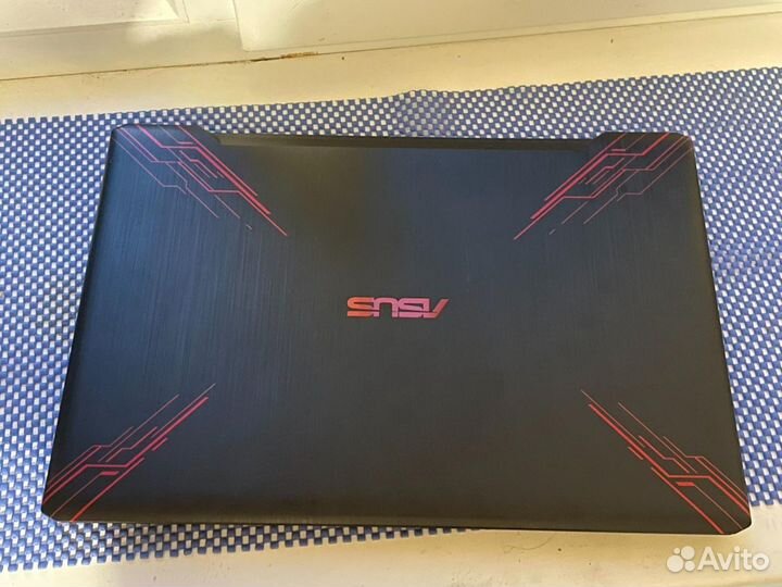 Asus FX570U 15,6