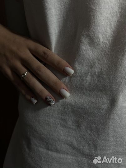 Маникюр /педикюр