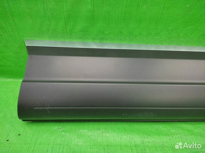 Накладка перед. прав. двери + хром Tiguan 11-16