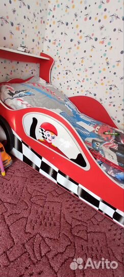 Компьютерный стол со шкафом,кроватью и камод бу