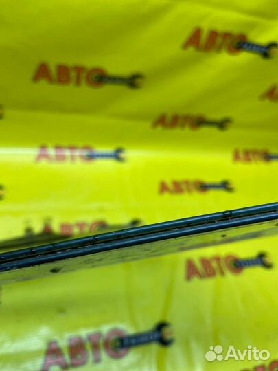 Стекло переднее левое Bmw 7-Series F01 N63B44 2008