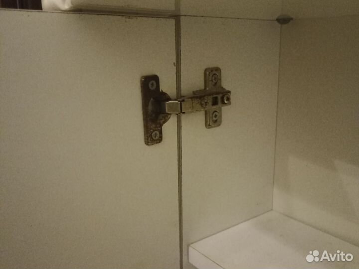 Полка навесная зеркальная в ванную