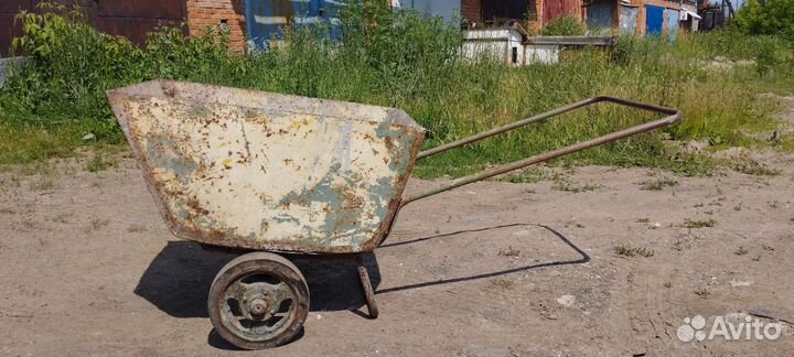 Тачка строительная
