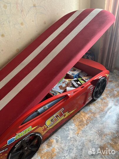 Детская кровать машина