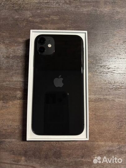 iPhone 11, 64 ГБ