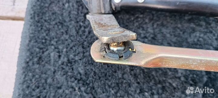 Трапеция дворников Рено Логан 1