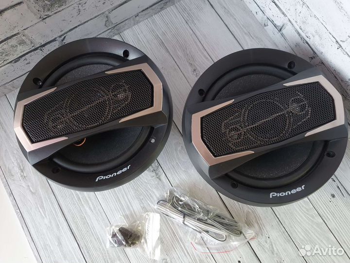 Колонки Pioneer 16 см 350 W