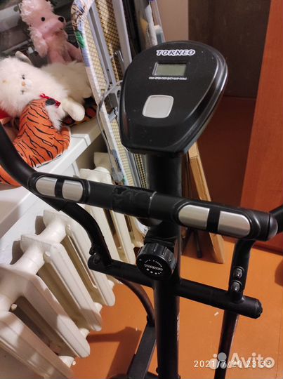 Эллиптический тренажер torneo