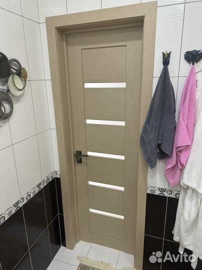 2 новых двери со стеклянными вставками