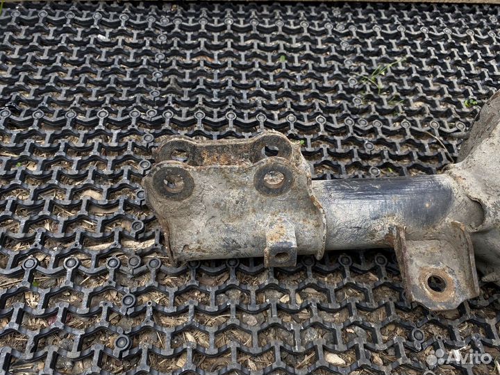 Амортизатор передний правый Гетц Hyundai Getz