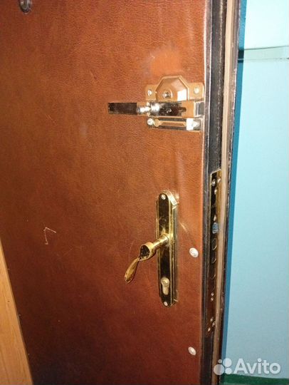 Металлическая дверь бу 860 2050