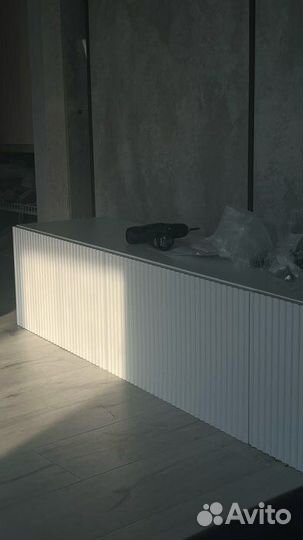 Тумба тв подвесная 1800 В наличии