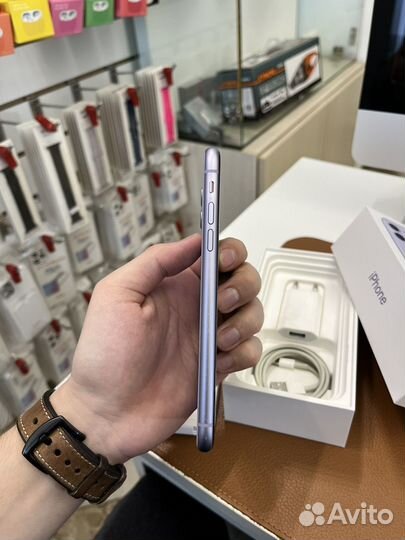 iPhone 11, 64 ГБ