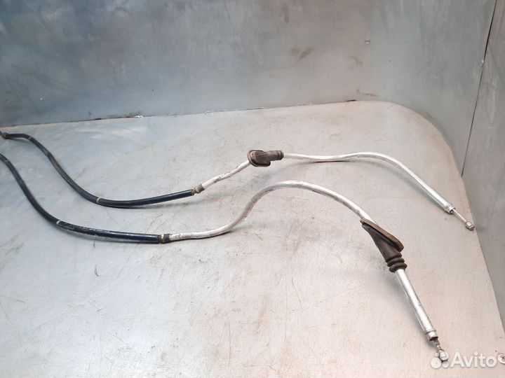 Skoda Rapid Трос ручника левый правый