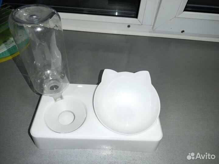 Кормушка для кошек, собак