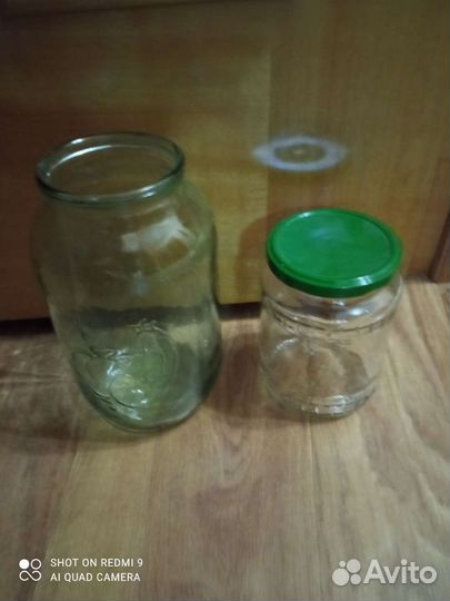 Ведро пластиковое, банки стеклянные