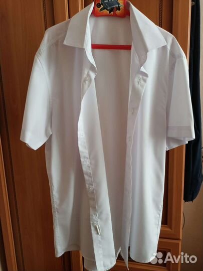 Продам школьные рубашки 4 шт