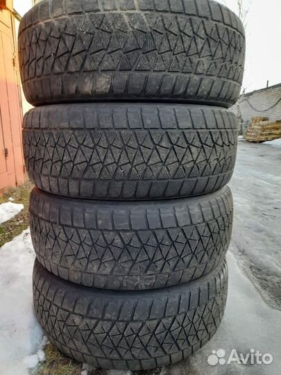 Bridgestone Blizzak VRX 275/50 R22