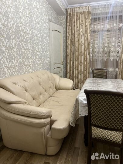 Диван кожаный