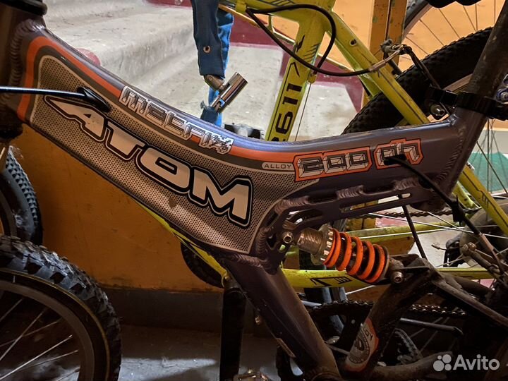 Велосипед атом детский