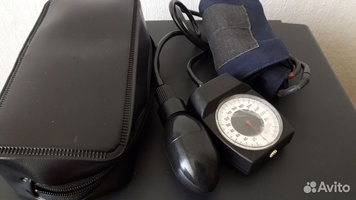 Тонометр и защитный чехол/сумка для тонометра,СССР