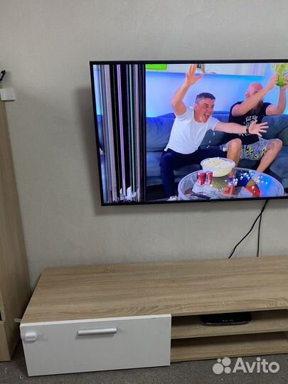 Телевизор SMART tv самсунг