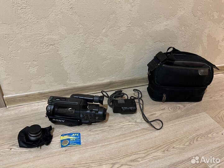 Видео камера Sony Handycam Video 8