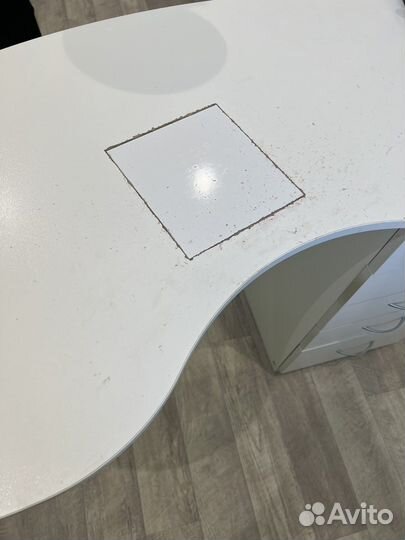 Стол для маникюра бу