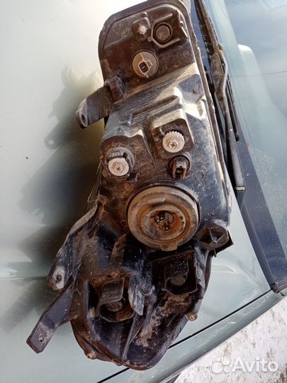 Продам фару Suzuki SX4