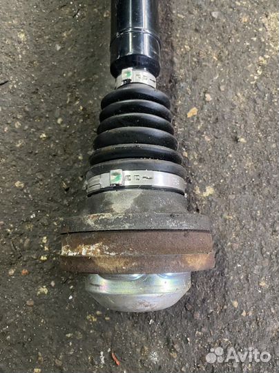 Привод (полуось) VW Caddy3 2.0 TDI R 2K0407272E