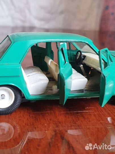 Волга газ-24 модель А14 1:43