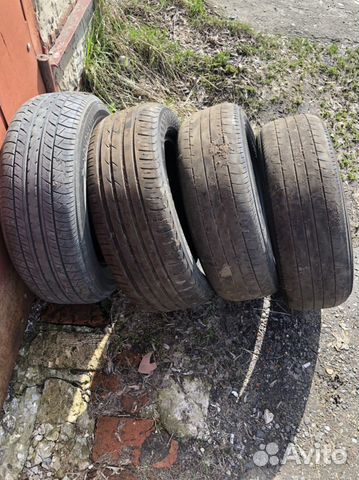 Yokohama BluEarth AE01B 215/60 R16