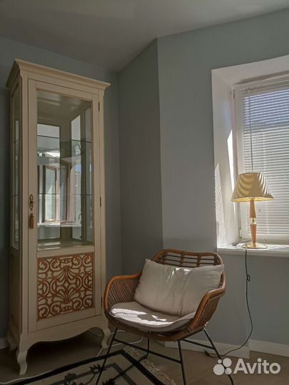 Шкаф витрина