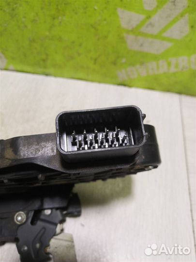 Замок двери задней правой Ford Focus 2 08-11