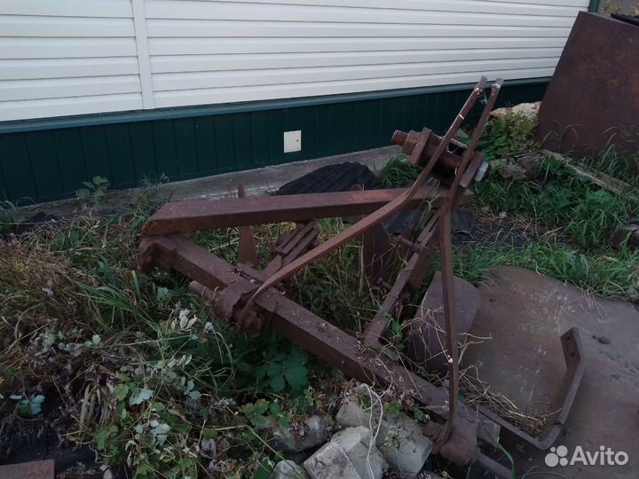 Плуг для трактора два лемиха