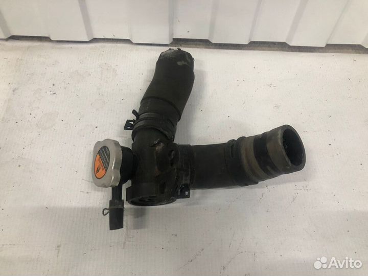 Тройник горловина радиатора патрубок теана J32