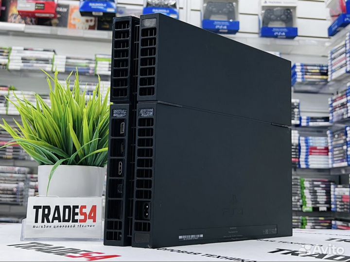 PS4 Fат + 2 Джойстика + Игры